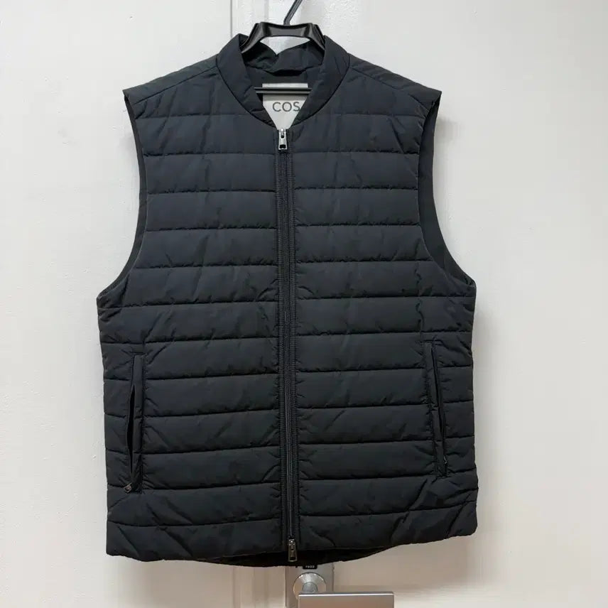 [BUNJANG] COS Padded Vest Black / 코스 패딩 베스트 100