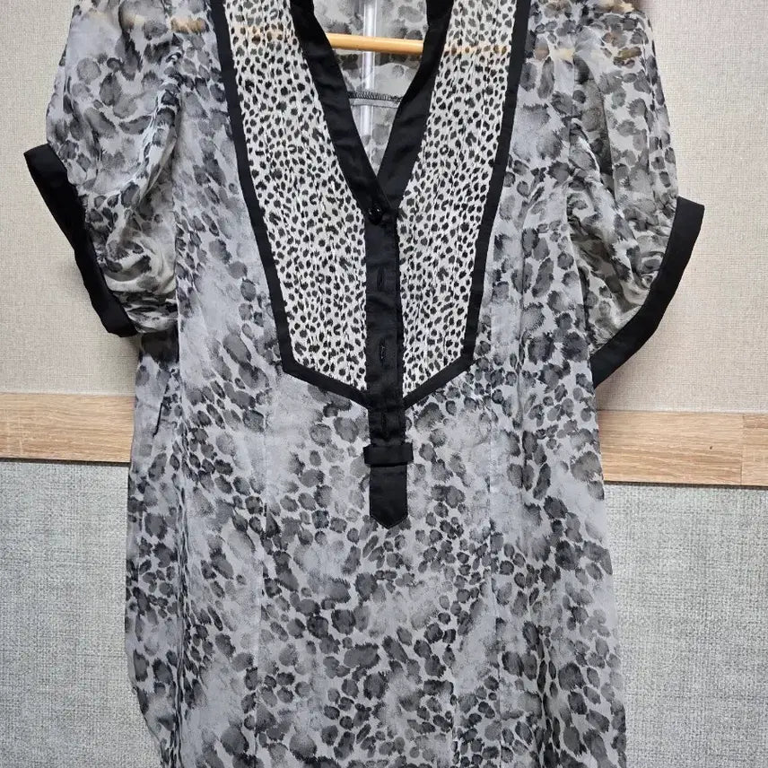 [BUNJANG] SUBI Pattern Chiffon Blouse / SUBI 패턴 쉬폰 블라우스