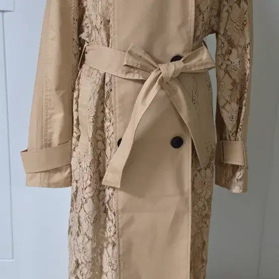 [BUNJANG] Romancic Beige Lace Trimmed Trench Coat / 로맨시크 베이지 레이스 배색 트렌치 코트 새상품