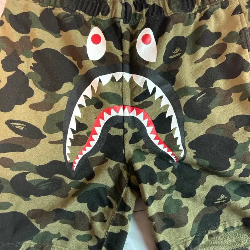 [BUNJANG] BAPE Camo Shorts / 베이프 카모 반바지 판매합니다