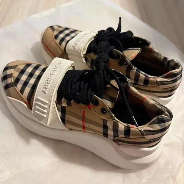 [BUNJANG] Burberry Sneakers / 버버리 스니커즈 판매합니다