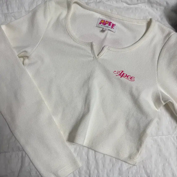 [BUNJANG] Apee White Long Sleeve T-Shirt V-Neck Embroidery / Apee