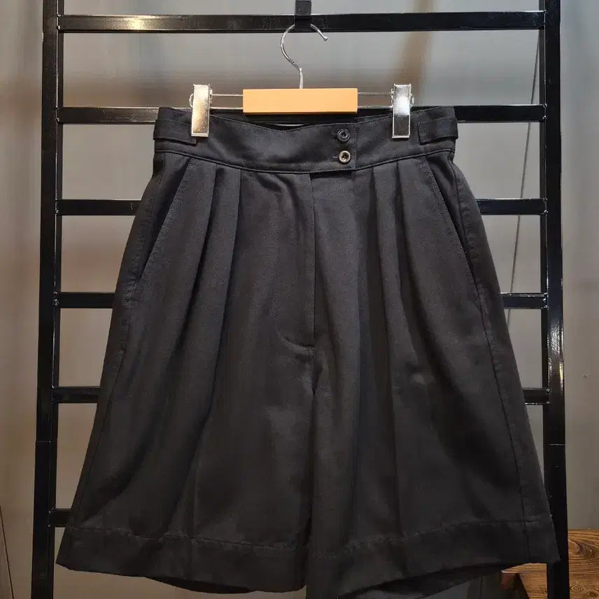 [BUNJANG] Nothing Written Black Pleated High-Waist Wide Bermuda Shorts / [M] 낫띵리튼 NOTHING WRITTEN 블랙 핀턱 하이웨스트 와이드 버뮤다 반바지 4.9