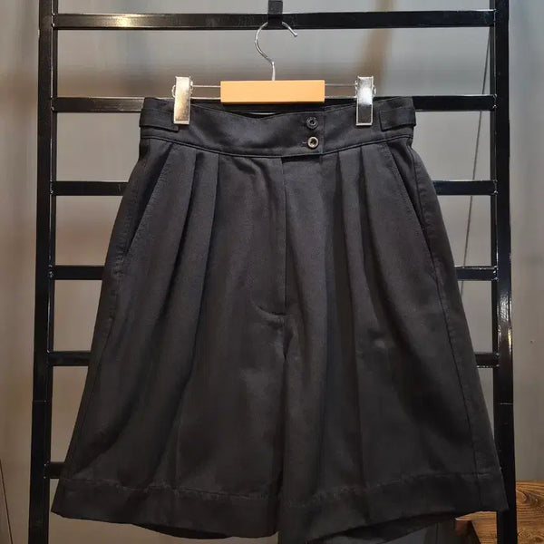 [BUNJANG] Nothing Written Black Pleated High-Waist Wide Bermuda Shorts / [M] 낫띵리튼 NOTHING WRITTEN 블랙 핀턱 하이웨스트 와이드 버뮤다 반바지 4.9