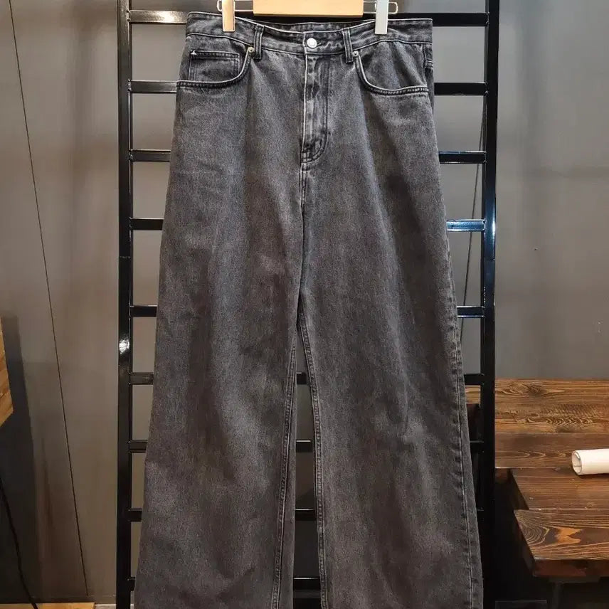 [BUNJANG] BELIER Black Washed High-Waist Wide Leg Denim Pants / [FREE] 벨리에 BELIER 흑청 워싱 하이웨스트 와이드 데님 팬츠 청바지 6.9