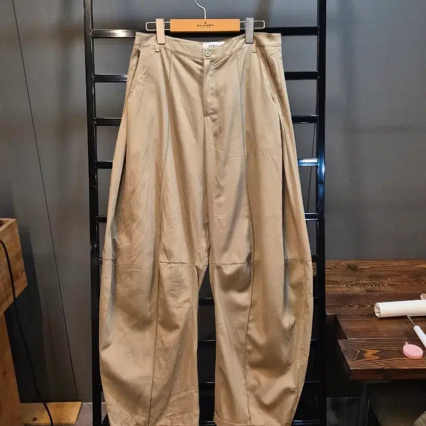 [BUNJANG] ETHOS Beige Two-Tuck Balloon Wide Chino Pants / [L] 에토스 ETHOS 베이지 투턱 벌룬 와이드 치노 팬츠 6.9
