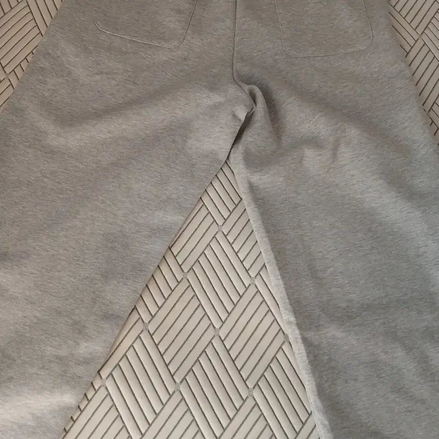 [BUNJANG] Uniqlo C-Line Sweatpants (Grey, Size L) / 유니클로 c라인 스웻팬츠 판매합니다!!