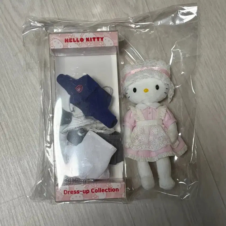 [BUNJANG] Hello Kitty 50th Anniversary Dress-Up Kitty Long-Leg Kitty K-Fashion Tan Kitty School Uniform Kitty / 헬로키티 50주년 드업키 드레스업키티 롱다리키티 k패션 태닝키티 교복키티