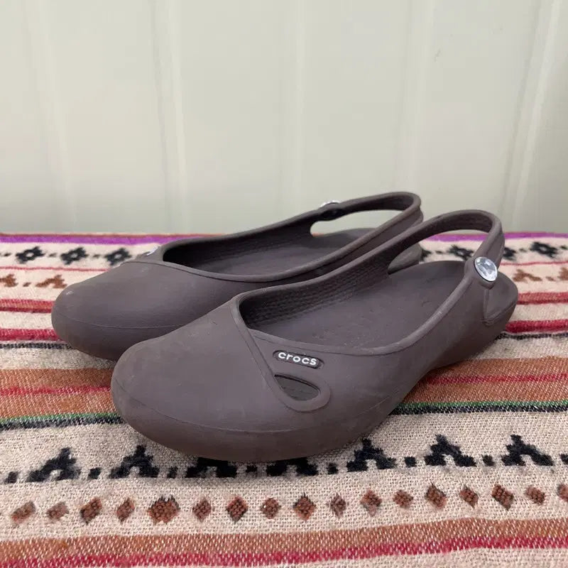 [BUNJANG] Crocs Olivia Flat Shoes W5 / 크록스 올리비아 플랫슈즈 W5 X03268