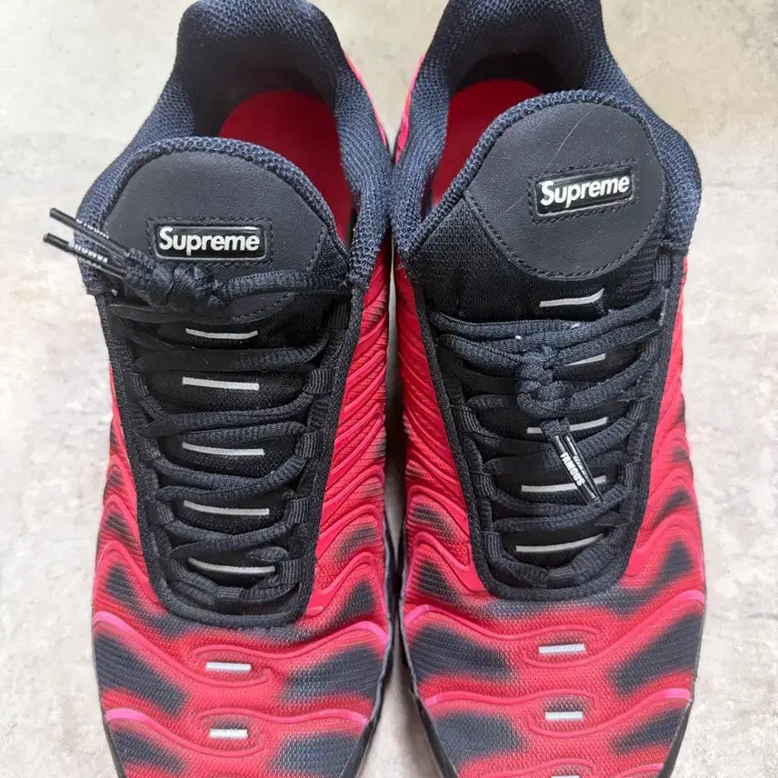 [BUNJANG] Nike x Supreme Air Max Plus TN 'Fire Pink' / 나이키 슈프림 에어맥스 플러스 tn 파이어 핑크