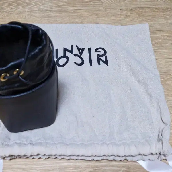 [BUNJANG] Nicoli Vanzani Bucket Bag Black / 니코지아니 버킷백 블랙/재번개