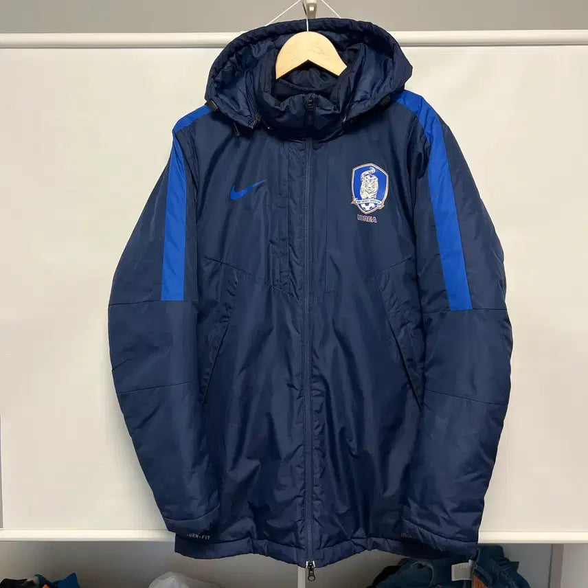 [BUNJANG] Nike Korea National Football Team Storm-FIT Midfield Padded Bench Parka (Size L) / [정품/L] 나이키 한국 축구 국대 스톰핏 미드필드 패딩 벤치파카