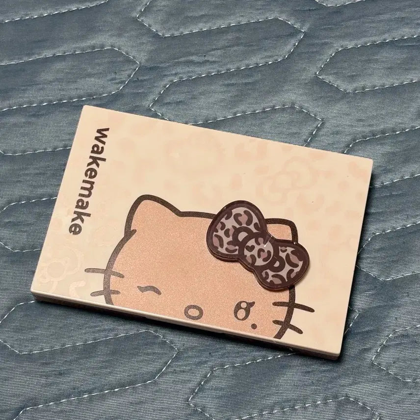 [BUNJANG] WAKEMAKE x GyaRUKITTY Edition Palette 30 Classic Nude Blurring / 당일 배송 ) 웨이크메이크 갸루키티 에디션 팔레트 30호 클래식 누드 블러링