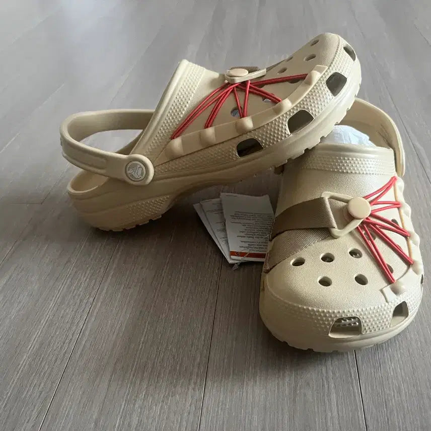 [BUNJANG] Crocs Classic Clog Mules Slides Beige Red Strap Size 260 / 크록스 클로그 뮬 슬라이드 260 새제품 정가109000