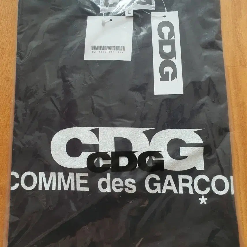 [BUNJANG] Comme des Garçons CDG Logo Short Sleeve T-Shirt Black L / CDG 꼼데가르송 반팔티 블랙L