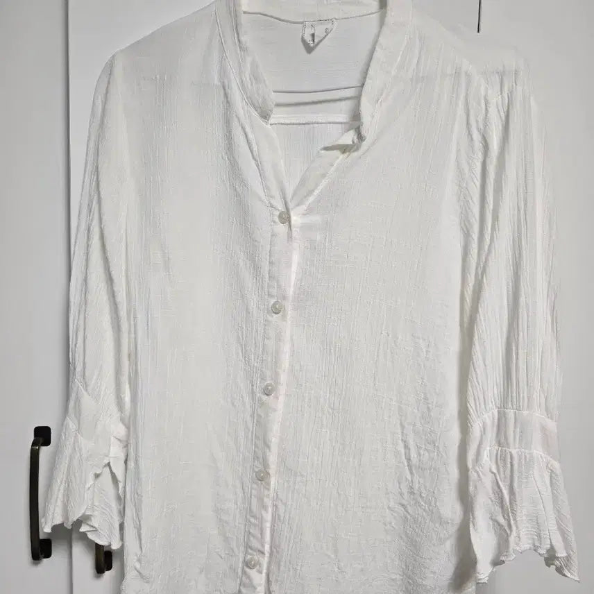 [BUNJANG] Women's White Summer Blouse - Office & Daily Wear / 여성용 화이트 흰색 여름용 보세 블라우스 오피스룩 데일리룩