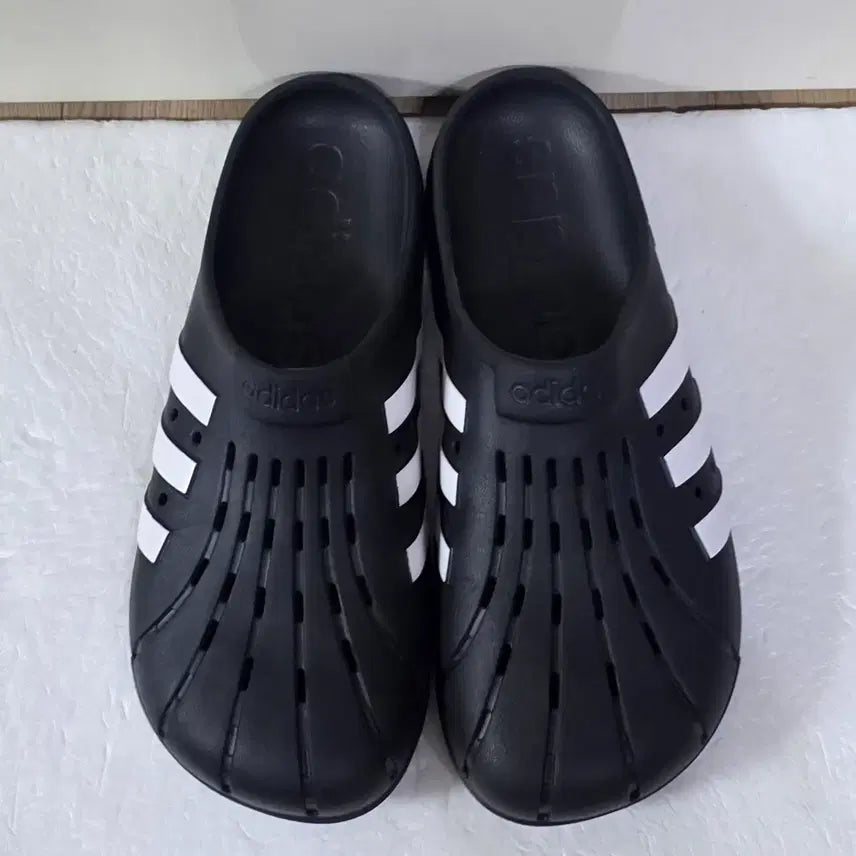 [BUNJANG] Adidas Originals Adilette Clog Slides Core Black / [285] 아디다스 오리지날 아딜렛 클로그 슬라이드 코어블랙