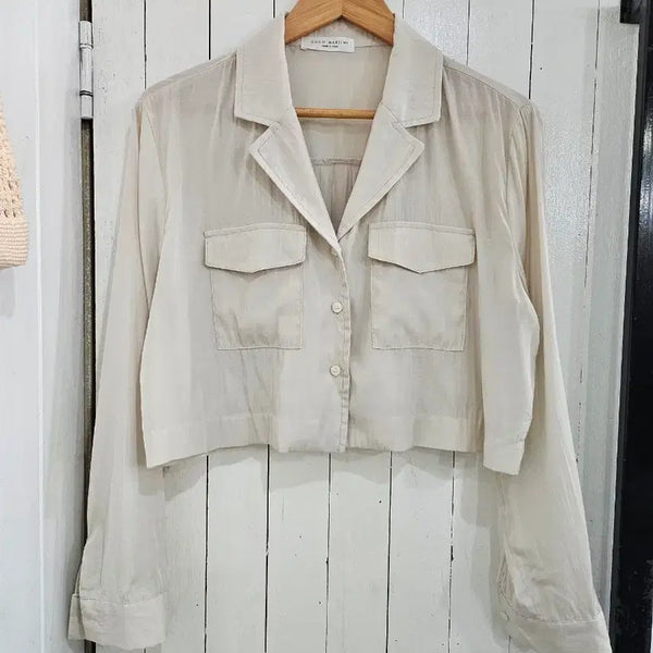[BUNJANG] COCO MARTINI Women's Cropped Blouse Ivory Long Sleeve / COCO MARTINI  여성 크롭 블라우스 Free 아이보리 긴팔 카라 단추 포켓 얇은 BL