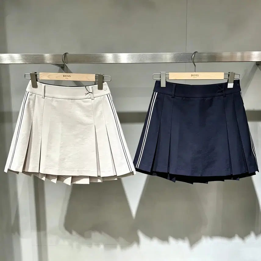 [BUNJANG] BOSS Women's Pleated Skirt with Side Stripe Detail / #보스 #BOSS#여성골프웨어