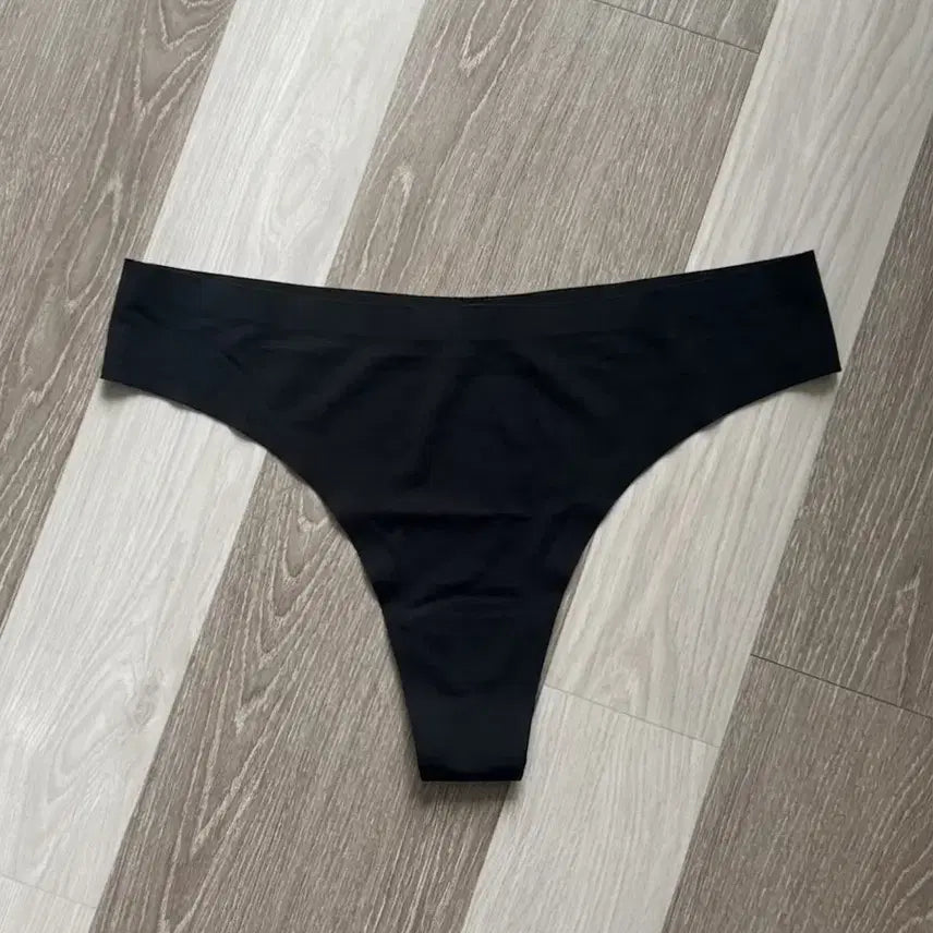 [BUNJANG] Women's Black Seamless Thong / 여성 티팬티 블랙 (중고)