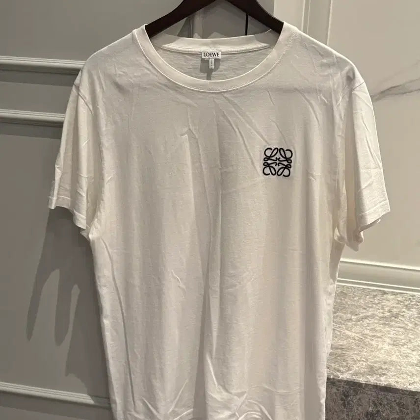 [BUNJANG] Loewe Anagram Logo T-Shirt White / 로에베 아나그램 로고 티셔츠 기본 반팔티 화이트
