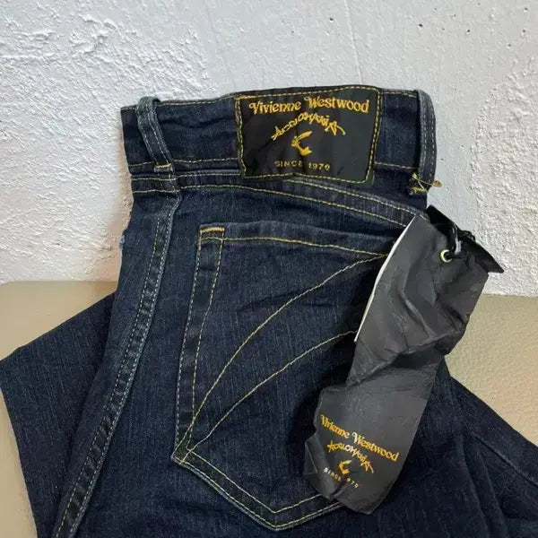 [BUNJANG] Vivienne Westwood Slim Fit Denim Pants Women's / 비비안웨스트우드 슬림핏 데님팬츠 우먼즈 미사용품