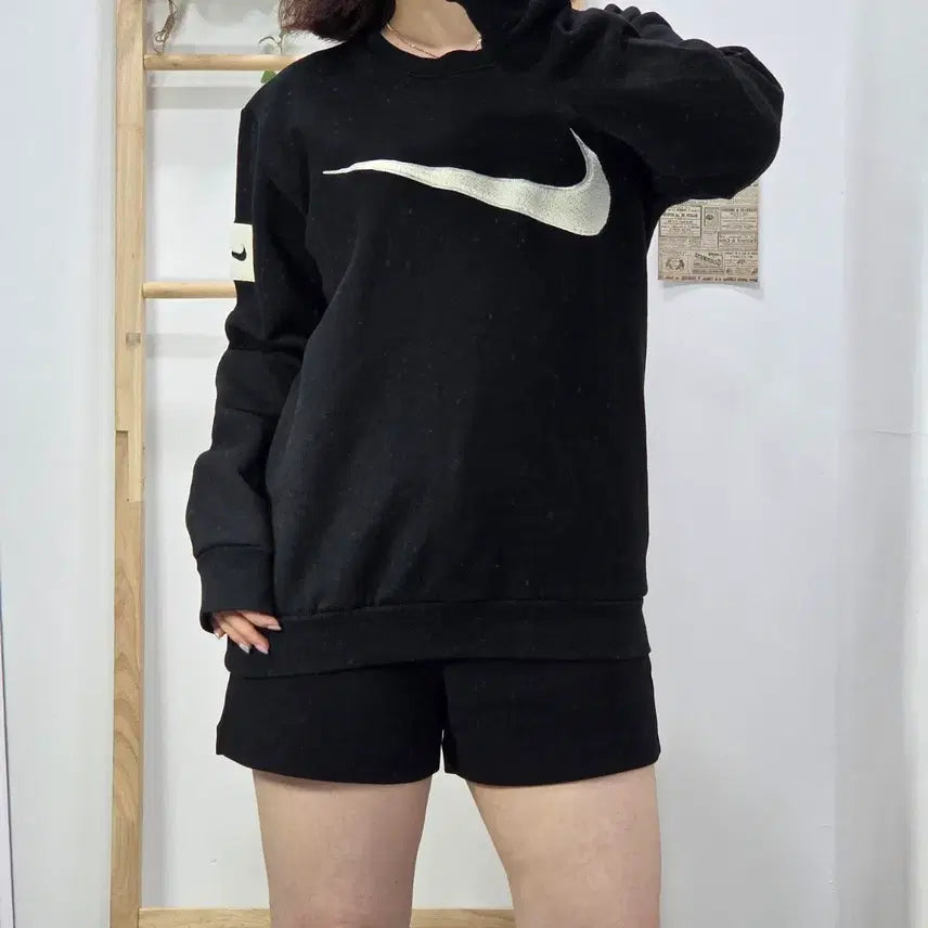 [BUNJANG] Nike Team Vintage Big Swoosh Sweatshirt (Black) / [프립]택유실/나이키 팀 빈티지 빅스우시 맨투맨 (블랙)