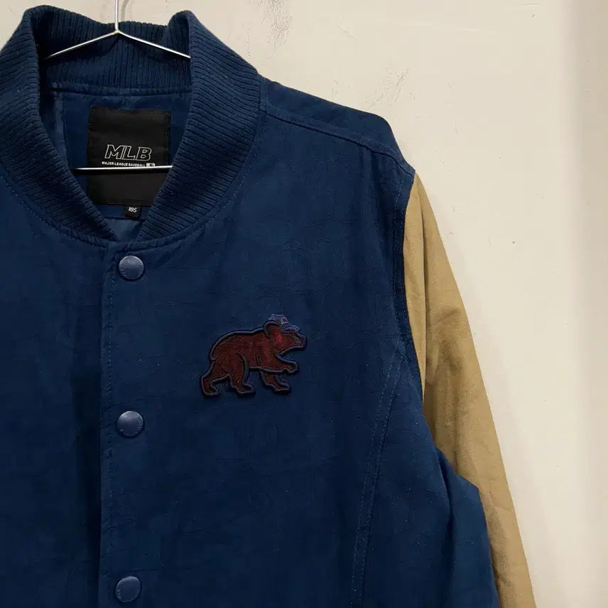 [BUNJANG] MLB Chicago Cubs Walking Bear Suede Varsity Jacket / MLB 시카고 컵스 워킹 베어 스웨이드 바시티 자켓
