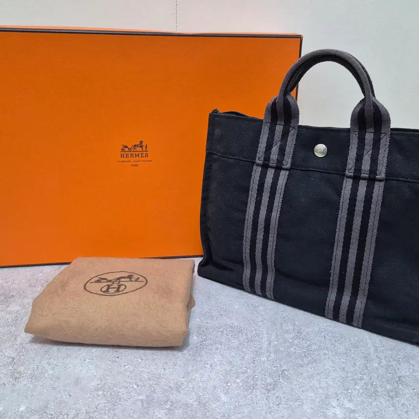[BUNJANG] Hermès Fourre-Tout PM Tote Bag Canvas Travel Bag Black / 에르메스 후루토 PM 토트백 캔버스 여행가방 블랙 (정품박스, 더스트백 포함)