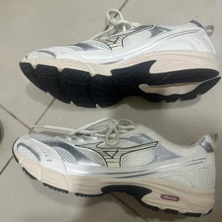 [BUNJANG] Mizuno MXR Snow White Magnet Silver Cleats / 미즈노 MXR 스노우 화이트 마그넷 실버 - 실착 3회 급처