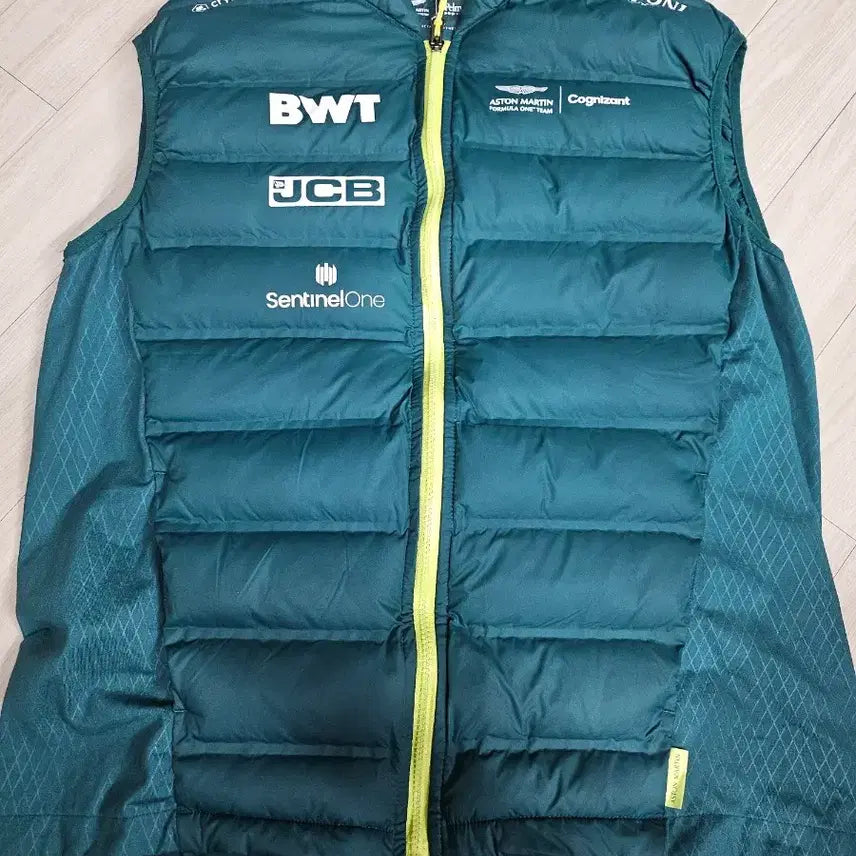 [BUNJANG] Aston Martin F1 Team Padded Vest (XL/110) / 아스톤 마틴 F1팀조끼(XL110)