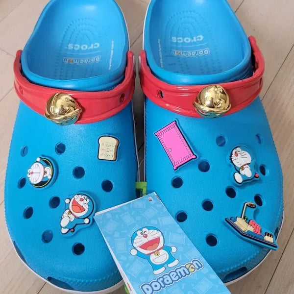 [BUNJANG] Crocs Doraemon Classic Clogs (Size 270 / M9W11) - Authentic Sealed / [미개봉/정품] 크록스 X 도라에몽 클래식 클로그 270 (M9W11)