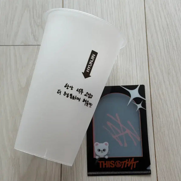 [BUNJANG] Stray Kids Disc and That Popup Reusable Cup & Holder Hyunjin Set / 스트레이키즈 스키즈 디스앤댓 팝업 입장 특전 리유저블 컵 엘홀더 현진 지니렛 세트