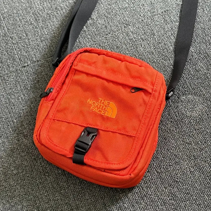 [BUNJANG] The North Face Mini Crossbody Bag Orange / 노스페이스 미니 크로스백 가방 / 주황색