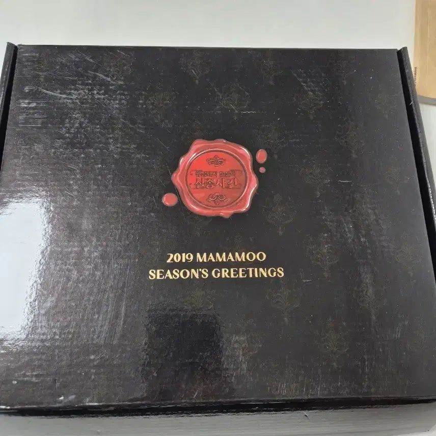 [BUNJANG] Mamamoo 2019 Season's Greetings Golden Pig Dondoni Mini Poster & Incident Log / 마마무 2019 시즌그리팅 황금돼지 돈돈이 미니포스터, 사건일지