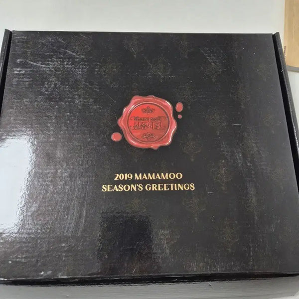 [BUNJANG] Mamamoo 2019 Season's Greetings Golden Pig Dondoni Mini Poster & Incident Log / 마마무 2019 시즌그리팅 황금돼지 돈돈이 미니포스터, 사건일지