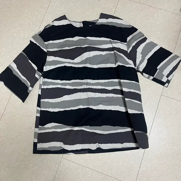 [BUNJANG] Marimekko Pattern Blouse Size 38 / 마리메꼬 블라우스 38