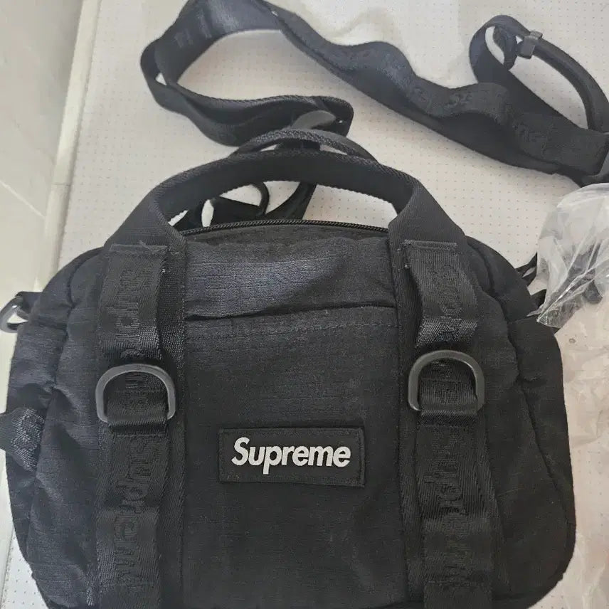 [BUNJANG] Supreme Mini Duffle Bag Black / 슈프림 미니 더플백 블랙