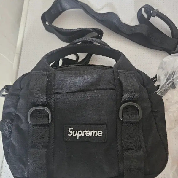 [BUNJANG] Supreme Mini Duffle Bag Black / 슈프림 미니 더플백 블랙