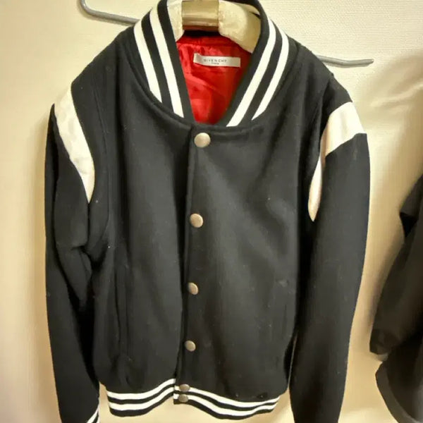 [BUNJANG] Givenchy Stadium Jumper Black White / 지방시 스타디움 점퍼 블랙 화이트