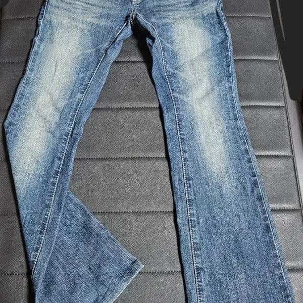 [BUNJANG] Low-Rise Dark Wash Bootcut Jeans / 로우라이즈 진청 부츠컷 청바지