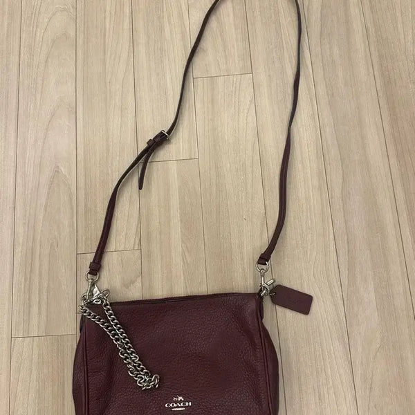 [BUNJANG] Coach Burgundy Leather Crossbody Bag / 코치 버건디 크로스백