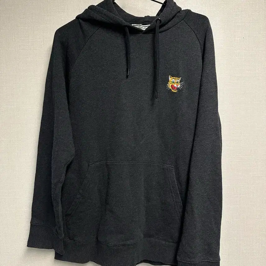 [BUNJANG] Onitsuka Tiger Dark Grey Hooded Sweatshirt with Tiger Embroidery / 오니츠카타이거 후드티