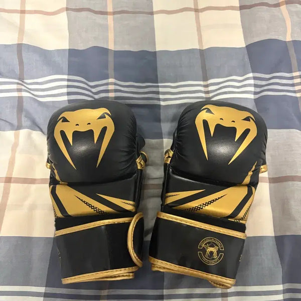 [BUNJANG] Venum Challenger 3.0 Sparring Gloves Black/Gold / 베넘 챌린저 3.0 스파링 글러브(Venum Challenger 3.0 Sparring Gloves) 블랙/골드