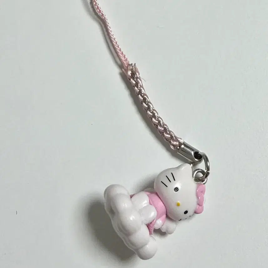 [BUNJANG] Hello Kitty 50th Anniversary Guttanki Keyring / [중고] 헬로키티 50주년 구탄키 키링 키티스트랩