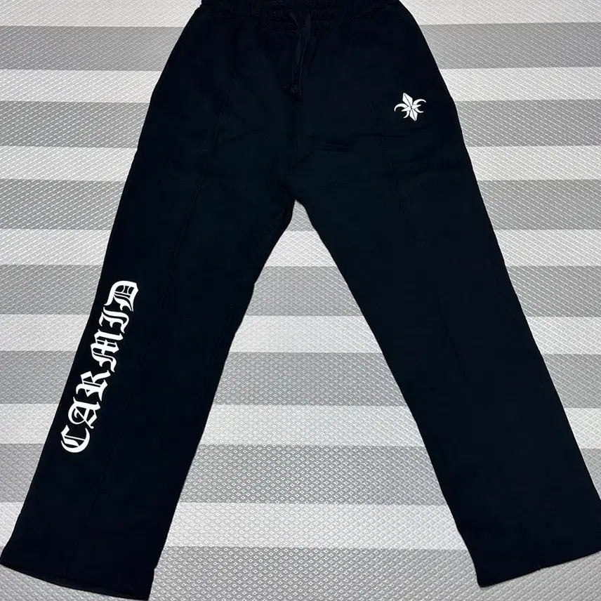 [BUNJANG] Kamied Lettering Wide Sweatpants Black Size 2 / 카미드 와이드 스웻팬츠 블랙 2사이즈