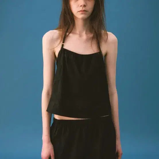 [BUNJANG] Smoothmood Teacup Halter Neck Top Black / 스무드무드 Teacup Halter Neck Top Black