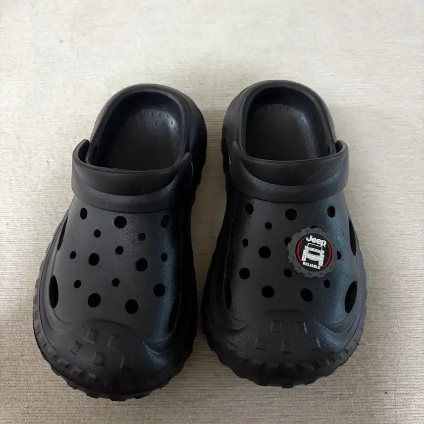 [BUNJANG] Jeep Crocs Sandals Black (Size 34-35) / 지프 크록스 샌들 34-35
