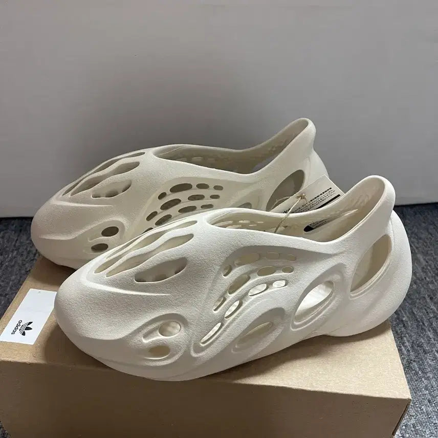 [BUNJANG] Adidas Yeezy Foam Runner Sand US 9 / 아디다스 이지 폼 러너 샌드 275