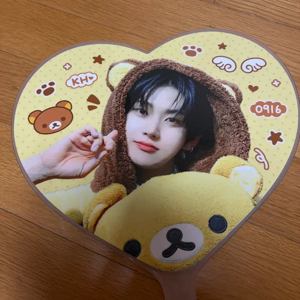 [BUNJANG] Kickflip Kehun Rilakkuma Uchiwa / 킥플립 계훈 리락쿠마 우치와
